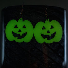 Load image into Gallery viewer, Glow in the Dark Jack O&#39;Lantern Dangles