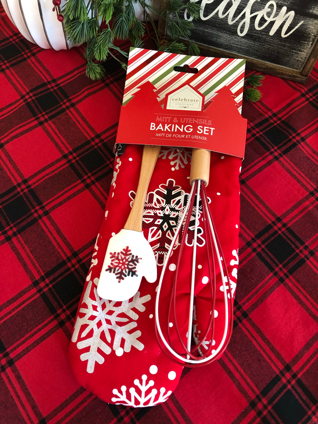 Holiday Baking Set-Mitt & Utensils